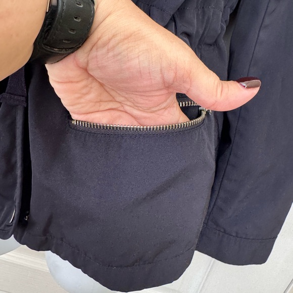 FOREVER 21 JACKET. HOODED UTILITY RAIN JACKET. GOOD QUALITY. MEDIUM WEIGHT. GUC - Picture 7 of 16